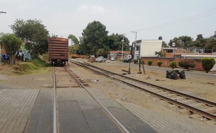 Normalistas desbloquean vías del tren en Uruapan, Michoacán