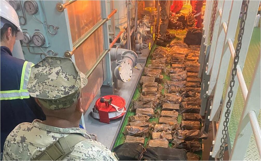 Semar asegura 214 kilos de metanfetamina a bordo de un buque en el Puerto de Manzanillo, Colima. Foto: Especial