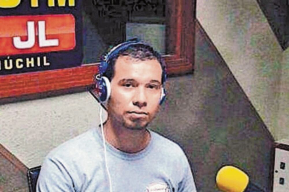Trayectoria. Omar Camacho trabajaba en el noticiero radiofónico Alta Voz y también se dedicaba a la docencia. / ESPECIAL