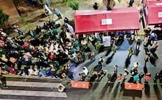 Vacunan de madrugada contra el sarampión; “escuchamos que los contagios han subido y da miedo