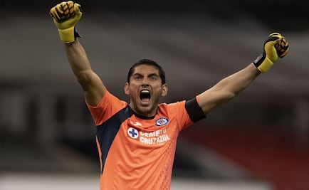 Jesús Corona podrá iniciar el torneo con Cruz Azul