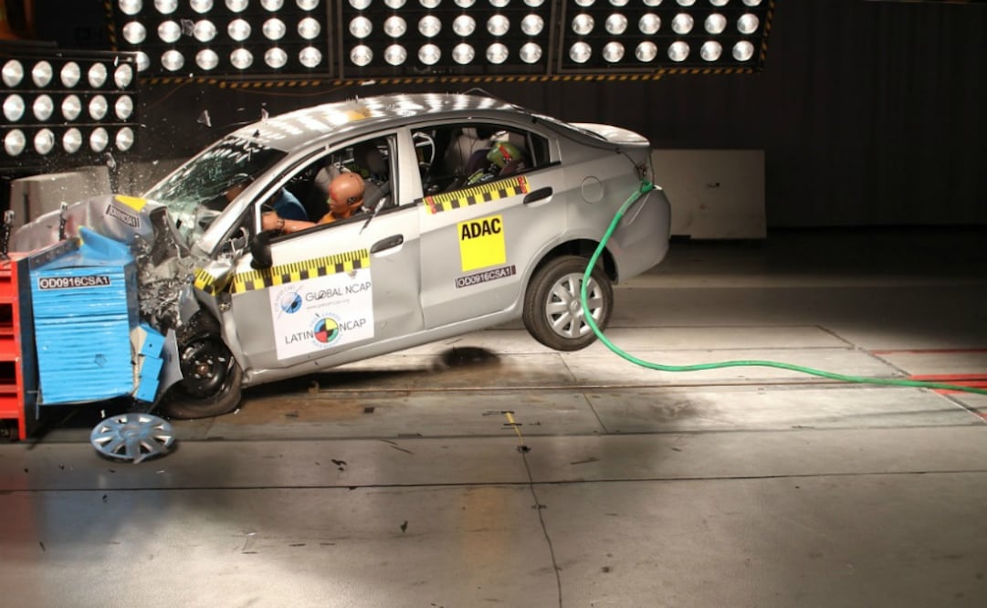 Establecen nuevas normas de seguridad para autos nuevos vendidos en México