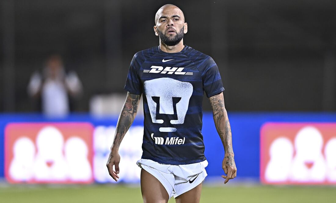Alves antes de enfrentar a Tigres en la Liga MX / Foto: Imago7