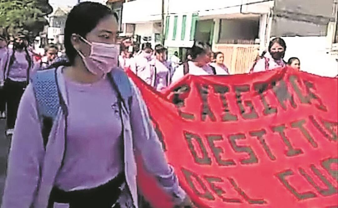 Estudiantes de la normal exigieron justicia para Beatriz. Foto: Especial