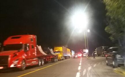 5 muertos y 39 intoxicados, saldo de volcadura de pipa con amoniaco en Autopista Siglo XXI