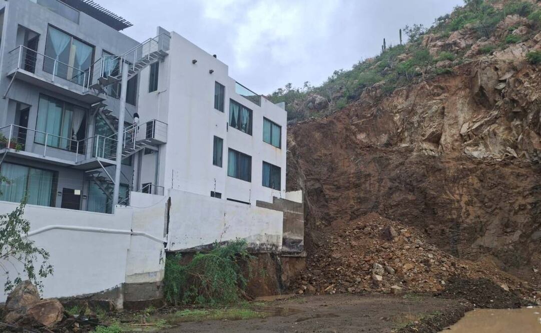 Deslave de cerro en Baja California Sur provoca movilización de autoridades (04/09/2025). Foto: Especial