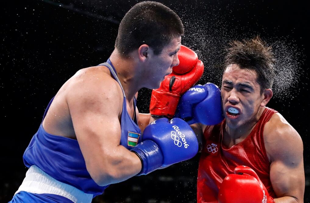 El púgil mexicano Misael Rodríguez se quedó con la medalla de bronce al caer en la semifinal de peso medio (75kg.) ante el uzbeko Bektemir Melikuziev por decisión unánime. Foto AP