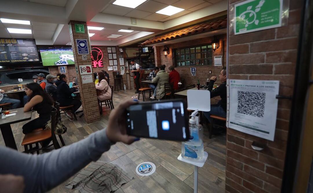 Farmacias y supermercados se suman a código QR para rastrear coronavirus 