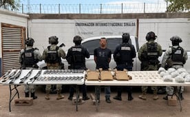 Detienen a miembro de grupo armado en Sinaloa; aseguran 5 AK-47, cargadores y un kilo de marihuana