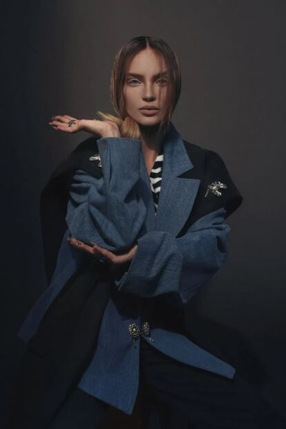 Belinda protagoniza portada de revista y luce más espectacular que nunca