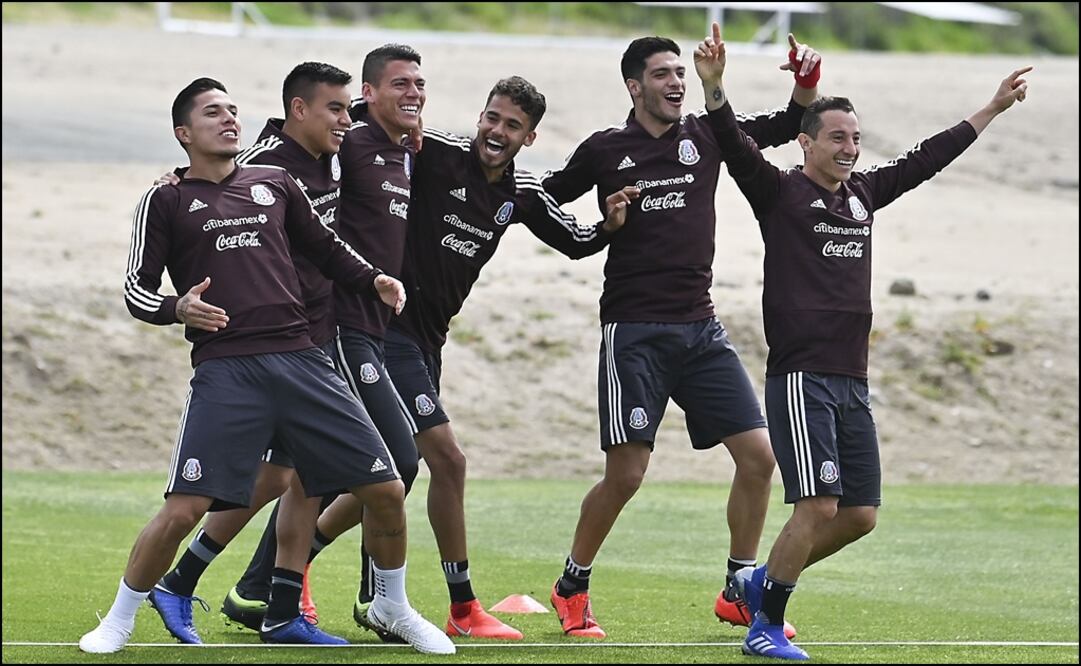 Buen ambiente en la práctica de la Selección. Foto: Imago7