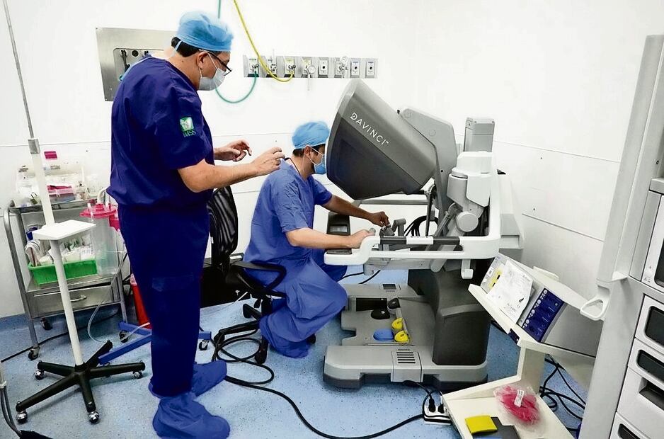 La cirugía robótica ha revolucionado el tratamiento del cáncer de próstata, permitiendo a los médicos realizar prostatectomías radicales con mayor precisión. Foto: Archivo / EL UNIVERSAL