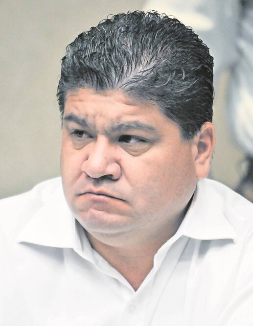 Alcalde celebra su cumpleaños con mil 500 invitados