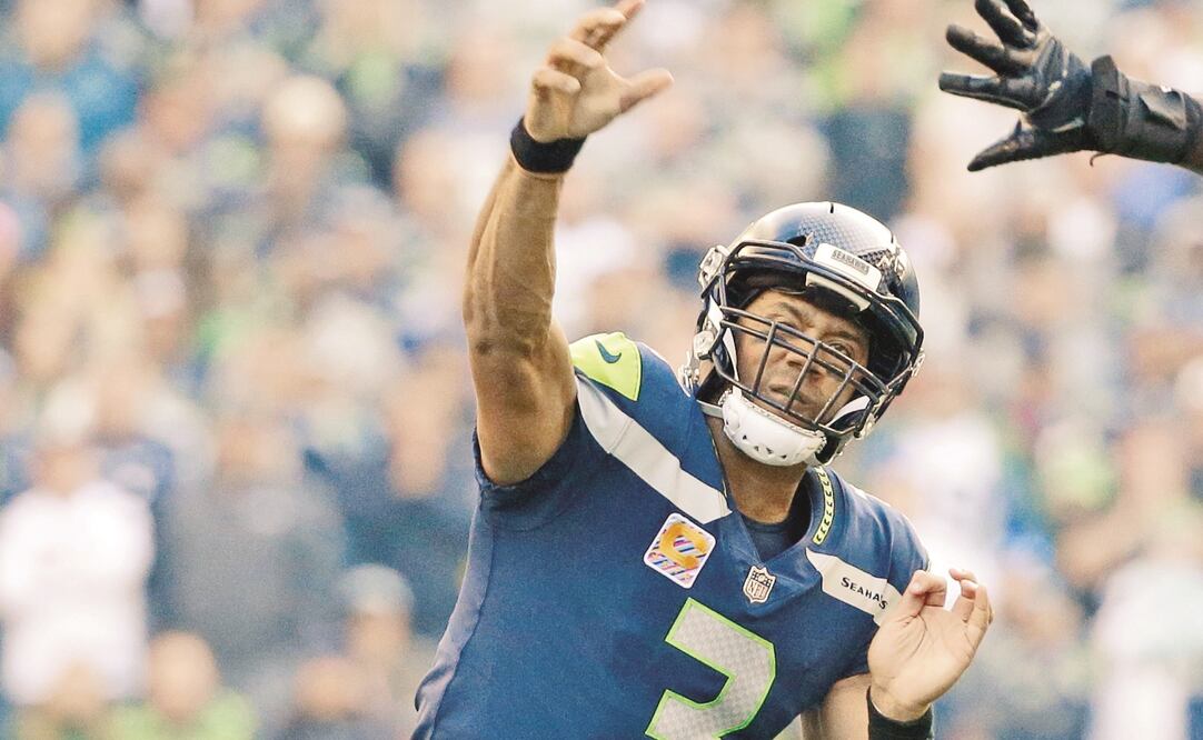 El pasador tiene dos mil yardas, 15 anotaciones y cuatro intercepciones (ELAINE THOMPSON. AP)