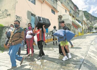 Desalojados del cerro del Chiquihuite acusan abandono