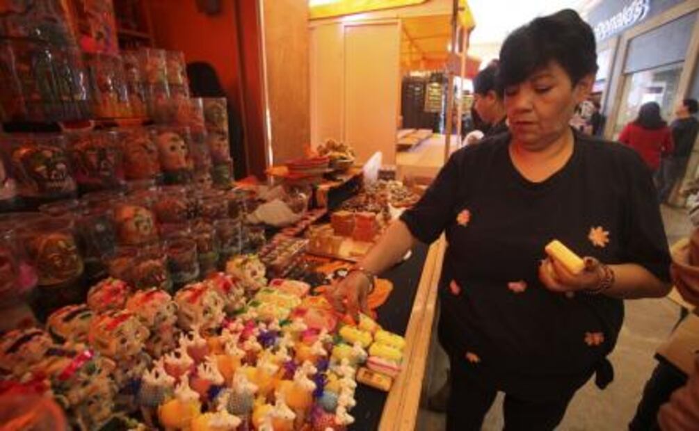 Feria del Alfeñique por Día de Muertos “da vida” al centro de Toluca