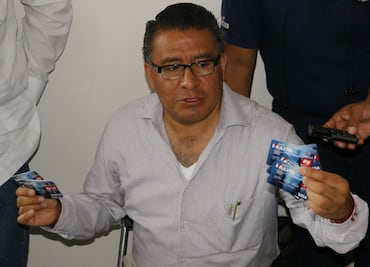 PRD entrega tarjetas a cambio de votos en Tabasco: Morena