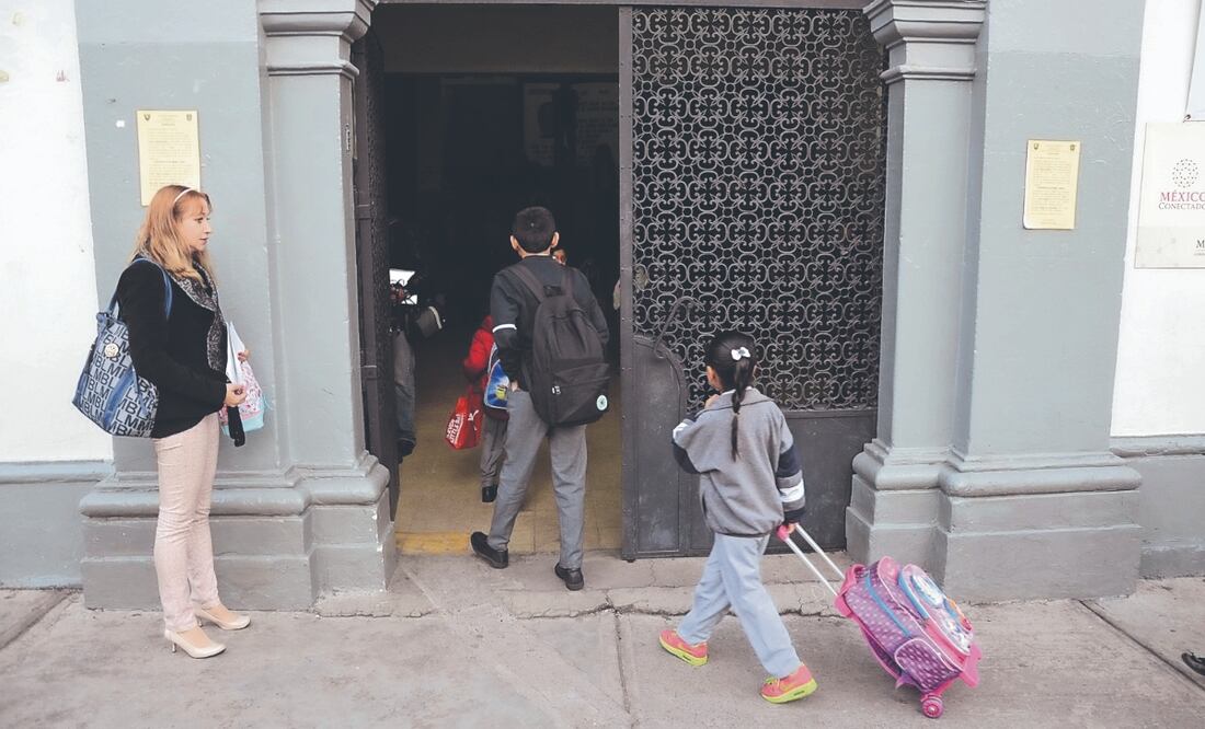 Autoridades mexiquenses buscan fomentar la cultura de paz y reforzar las acciones preventivas en planteles educativos del estado. Foto: de Alejandro Vargas. EL UNIVERSAL