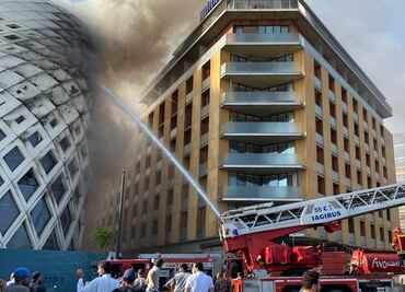 Se incendia edificio de Zaha Hadid en Beirut