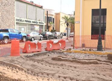 Hallan partes de vieja muralla del Puerto de Veracruz durante rehabilitación de calle; INAH busca proteger vestigios