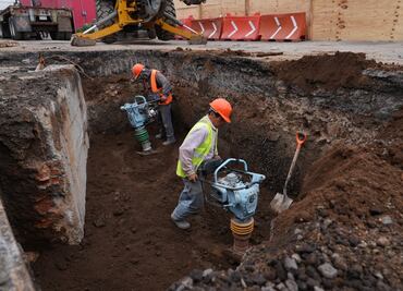 Concluye reparación del socavón en Calzada Ignacio Zaragoza en alcaldía Iztacalco; trabajos en oquedad de Iztapalapa continúa