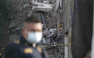 Aumenta a dos la cifra de fallecidos por colapso de edificio en Calzada San Antonio Abad; perro rescatista hizo marcaje