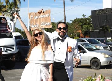 Recién casados quedan varados frente a bar donde asesinaron a Aristóteles Sandoval