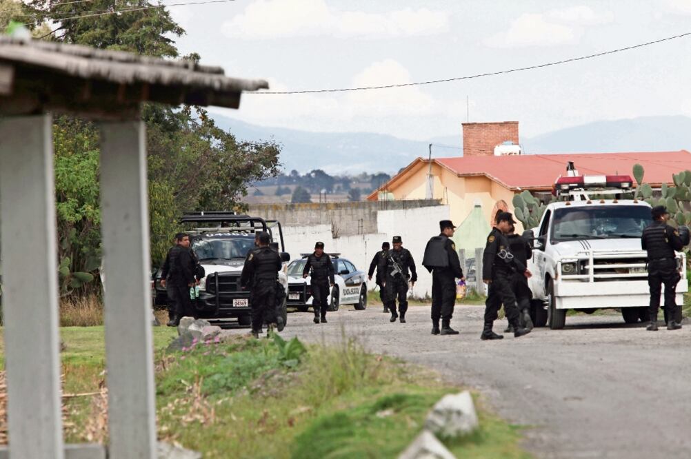 Los policías de la CESC llegaron al lugar donde esataban los presuntos extorsionadores, quienes los recibieron a balazos (JORGE ALVARADO. EL UNIVERSAL)