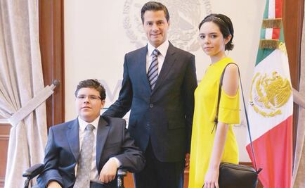 EPN se reúne con 2 víctimas del tiroteo en el Colegio Americano 