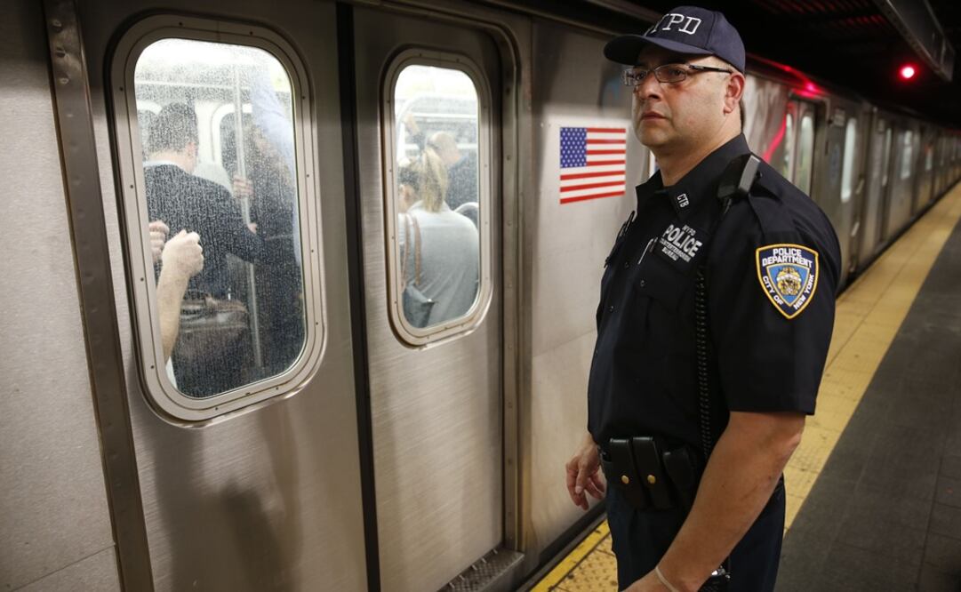 Investigadores intentan averiguar a quién pertenece la pierna y cómo terminó en un lecho de las vías del metro. Foto: Ilustrativa / Archivo / AP
