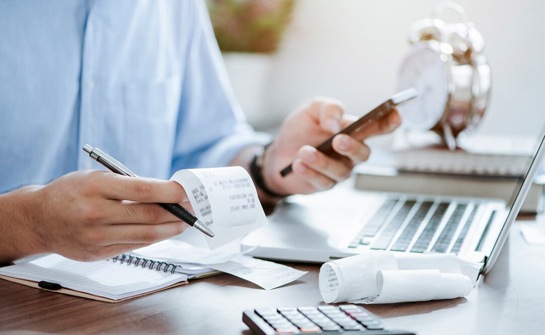 Errores recurrentes en la información de los CFDI como el código postal o el régimen fiscal, pueden generar costos significativos, en especial si no se detectan y corrigen a tiempo. Foto: iStock