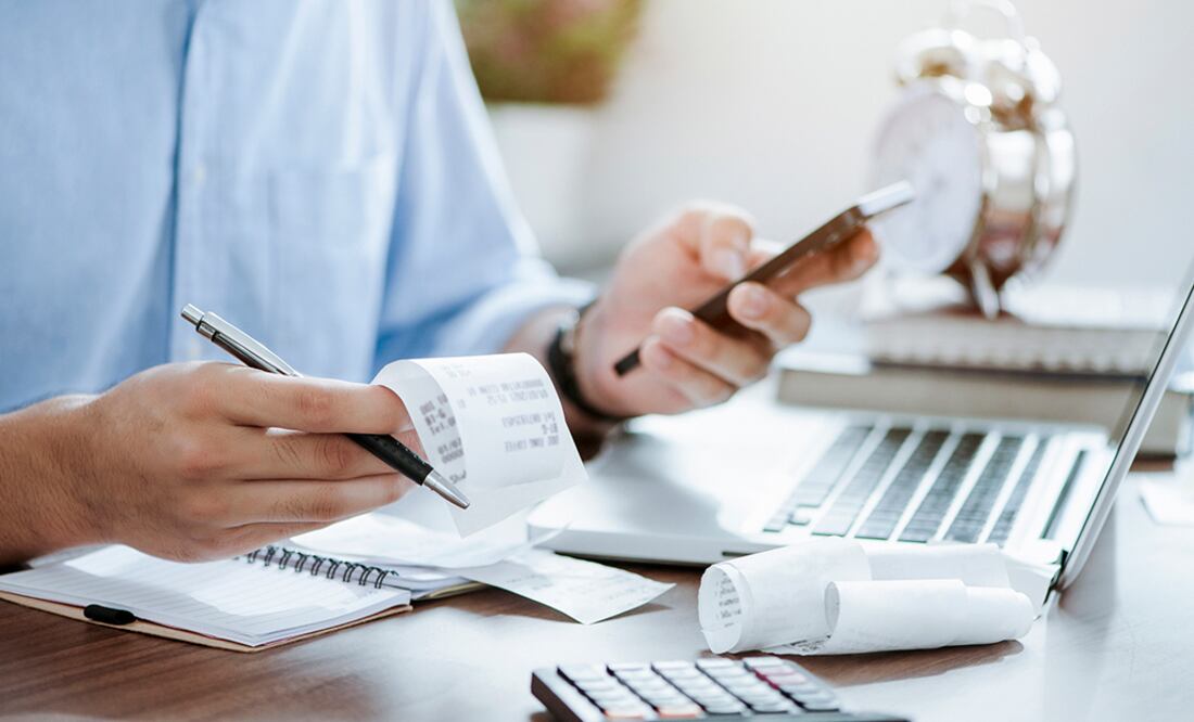 Errores recurrentes en la información de los CFDI como el código postal o el régimen fiscal, pueden generar costos significativos, en especial si no se detectan y corrigen a tiempo. Foto: iStock