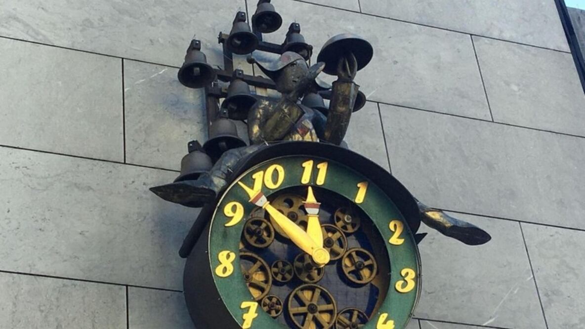 Un reloj con solo 11 horas es parte de la peculiar relación de la ciudad suiza de Solothurn con el número 11 (Foto: Mike MacEacheran)