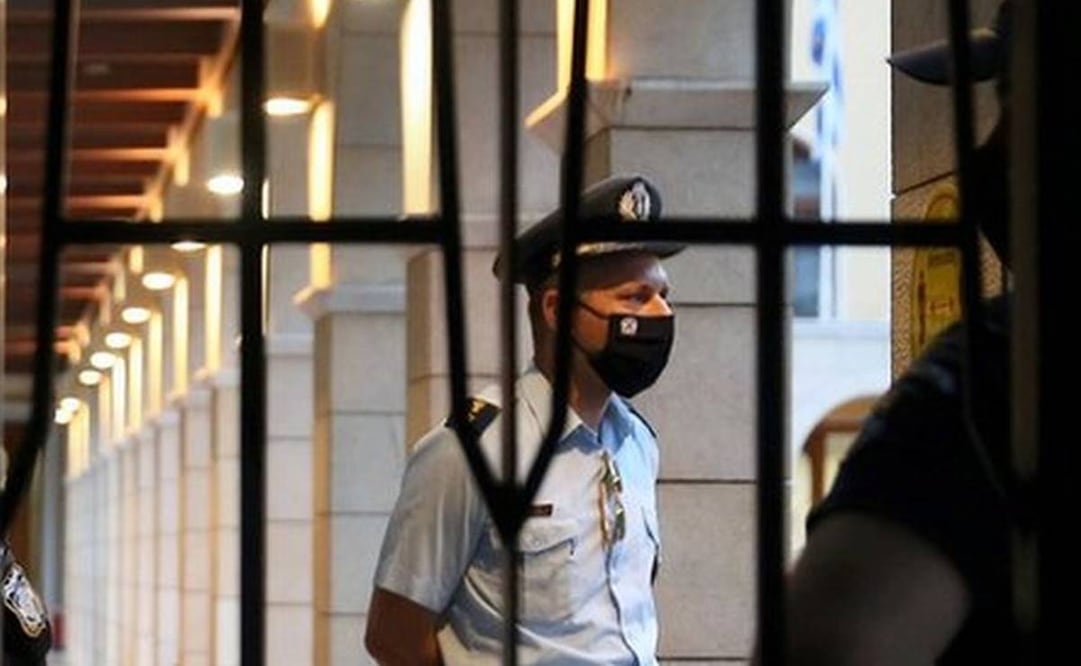 Arrestan a sacerdote tras ataque con ácido contra 7 obispos en Atenas