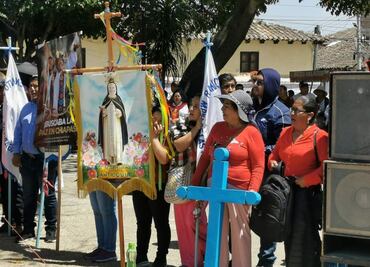 Fieles católicos realizan peregrinación por la paz en Chiapas; recuerdan al sacerdote Marcelo Pérez y catequistas asesinados