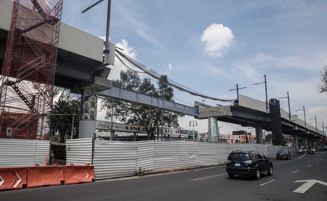 Las dos trabes metálicas que se montarán en los próximos días fueron fabricadas en Lerma, Estado de México. Foto: Germán Espinosa / EL UNIVERSAL 