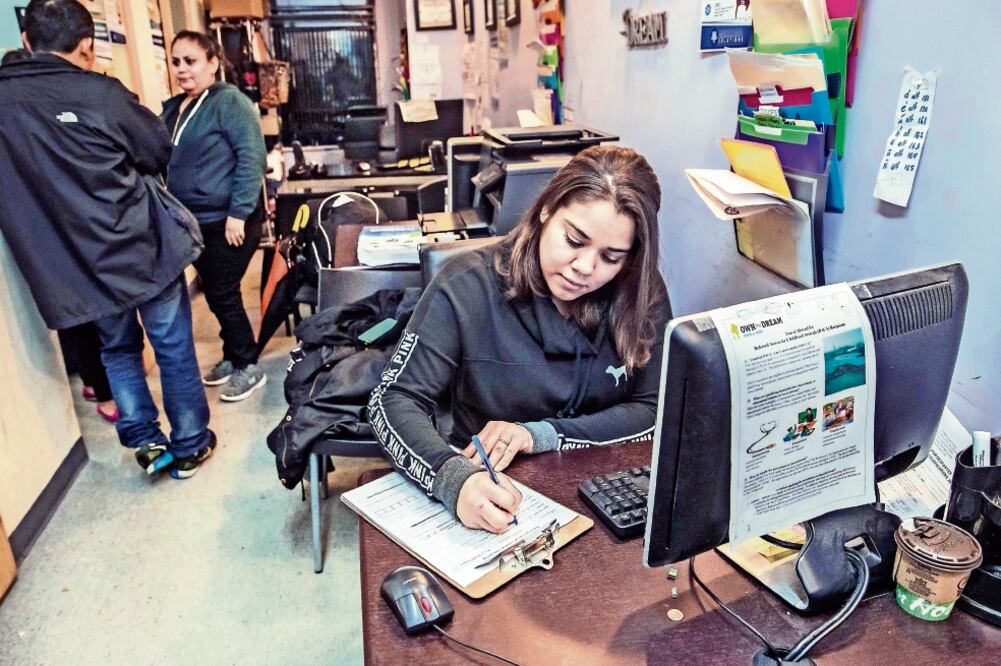 El valor de la vivienda que han adquirido mexicanos en Estados Unidos, quienes en muchos casos están pagando una hipoteca, asciende a 4.4 billones de pesos, de acuerdo con la Condusef