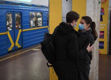 Las despedidas de parejas y mascotas en Ucrania