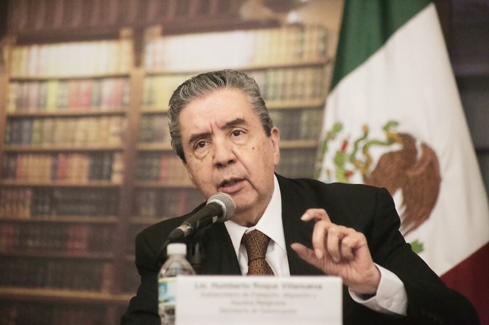 El subsecretario de Gobernación, Humberto Roque Villanueva, presentó el libro 'La situación demográfica de México 2015' (ALEJANDRA LEYVA. EL UNIVERSAL)