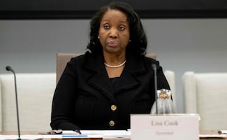 Corte Suprema de EU invalida despido de Lisa Cook que ordenó Trump; fue acusada de fraude