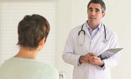 IMSS abre convocatoria para contratar a médicos y enfermeras