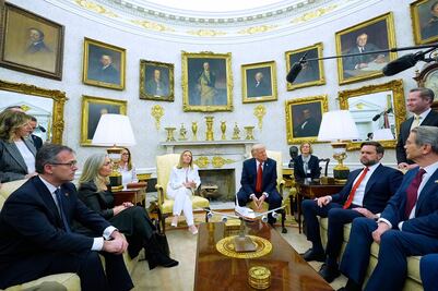 "Lo haré yo": Meloni interrumpe a traductora durante su reunión con Trump, ¿qué pasó?