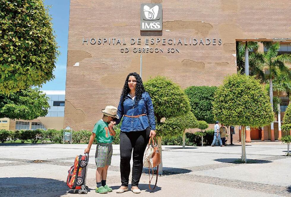 Al mes de nacido, Jhaziel León presentó una pequeña complicación ocular que al ser mal atendida provocó que perdiera la visión de su ojo izquierdo. Foto: AMALIA ESCOBAR. EL UNIVERSAL