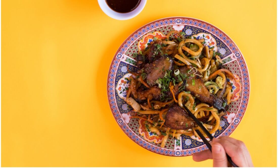 Foto: Claudio Castro/ Udon con res y salsa de ostión