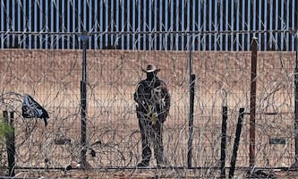 Juez suspende ley SB 4 en Texas; frena arrestos por cruce ilegal de migrantes