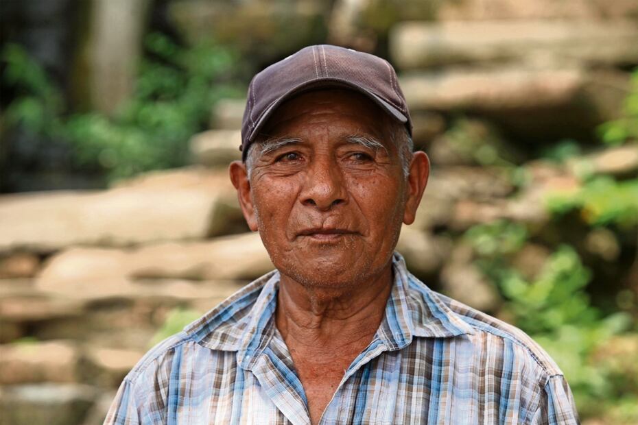Don Porfirio, lanchero en Ixcatlán, sobreviviente de la inundación de 1959. Foto: Edwin Hernández / El Universal