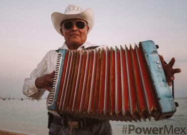 Después de los tacos al pastor, embajada de EU promueve el "power mexicano" con música de banda; "vuelve a tus raíces"