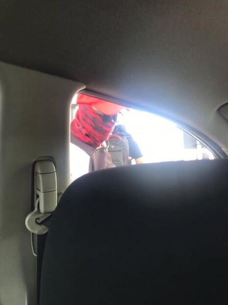 Jóvenes encapuchados toman caseta en Cuernavaca