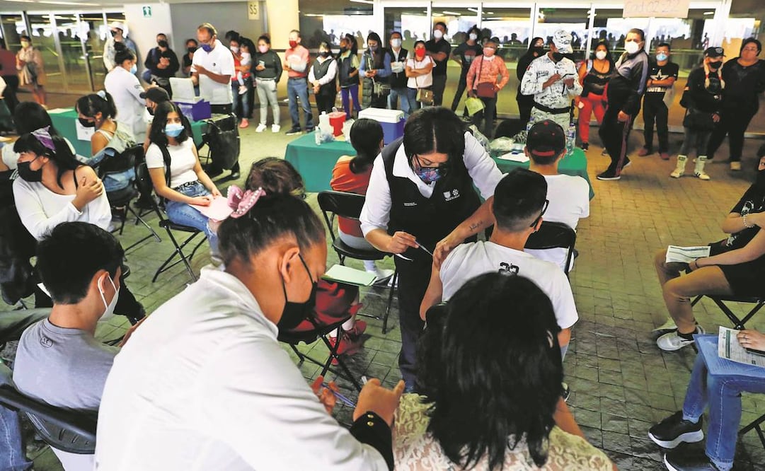 El gobierno debe tener listos los servicios médicos ante otra posible ola de contagio, indicó el epidemiólogo Alejandro Macías. Foto: Archivo/EL UNIVERSAL.