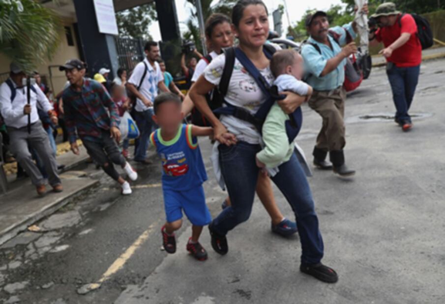 La travesía de Mario, el niño que viaja solo en la caravana migrante